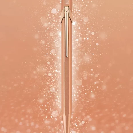 202257-191890-dlugopis_caran_d_ache_849_brut_rose_m_w_pude-800w